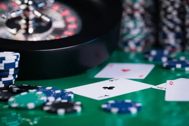 qq333 login App Myanmar Live Casino Slots Esports ဘောလုံး မိုဘိုင်းဖြင့် ကစားနေသောပုံ